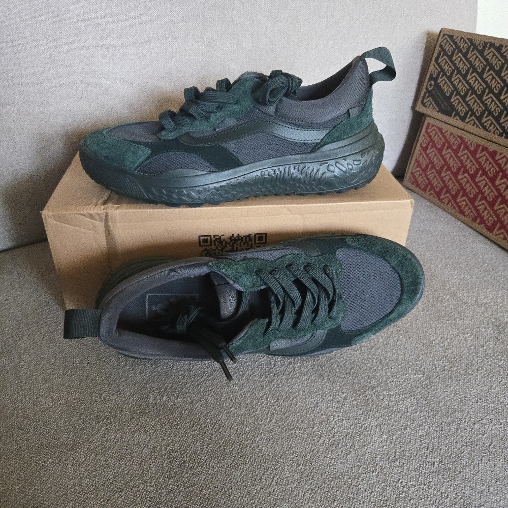 Vans Mte Ultrarange Neo Vr3 Men Size 9.5 Mono Dark Green Vr3cush 122025 - Picture 2 of 7